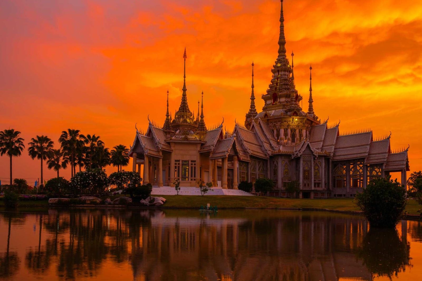 Peaceful Thailand sunset temple